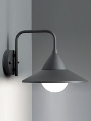 Sospensione in alluminio e metallo, diffusore opalino, 20W, 2050 lumen grafite
